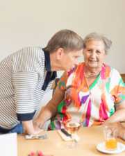 Zoete zonde: poffertjes op een stokje met vers fruit