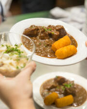 Dolle dinsdagavond : varkenswangen met kroketjes